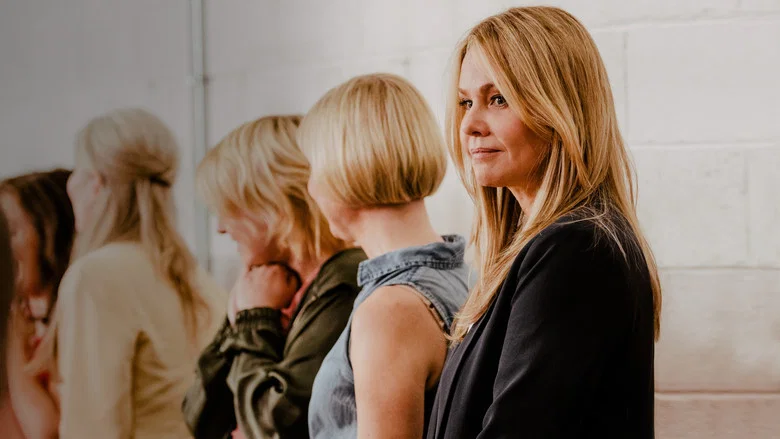 Escaping the NXIVM Cult: A Mother's Fight to Save Her Daughter screenshot 8
