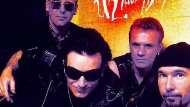 U2: The Best of 1990-2000 screenshot 2