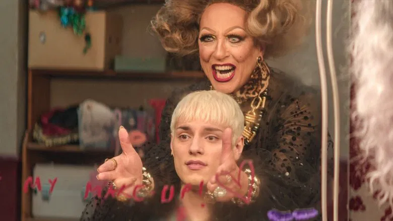 Everybody's Talking About Jamie screenshot 1