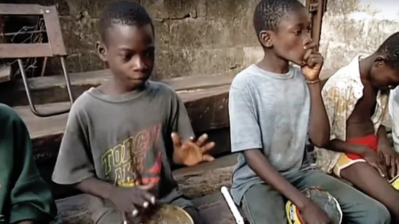 Mögöbalu, Les Maîtres des Tambours d'Afrique screenshot 2