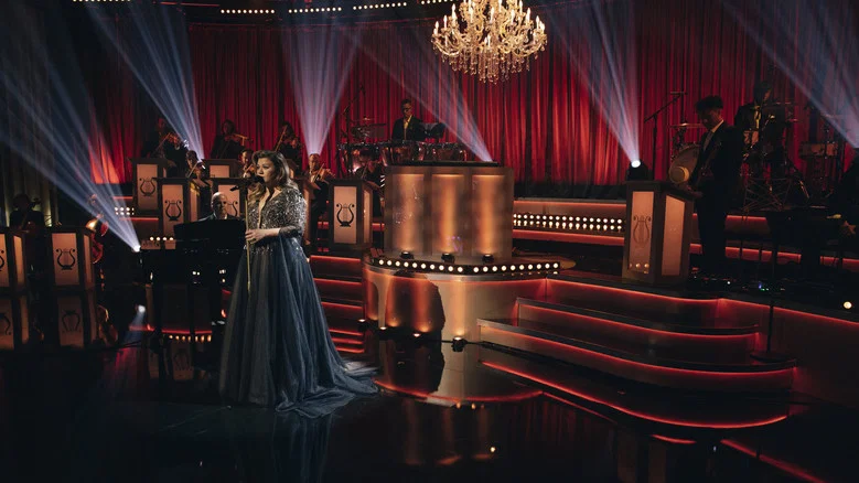 Kelly Clarkson Presents: When Christmas Comes Around screenshot 1