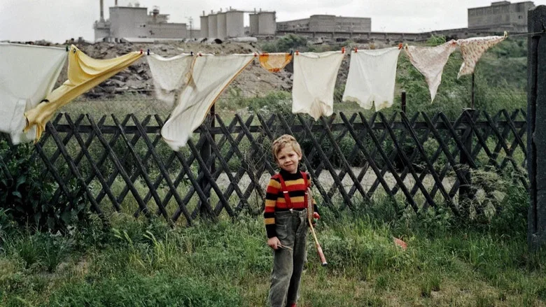 GDR Photo Shoot: Propaganda and Daily Life screenshot 1