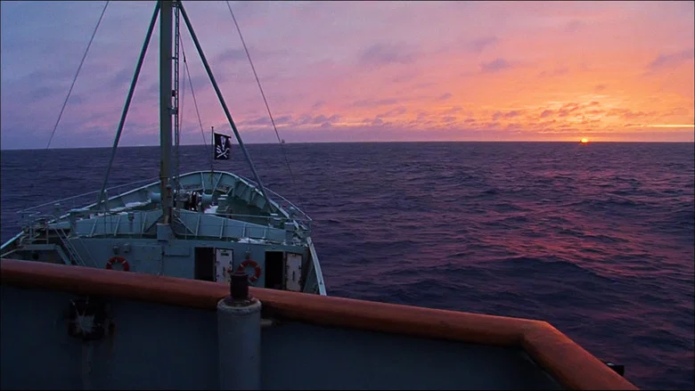 At the Edge of the World screenshot 2