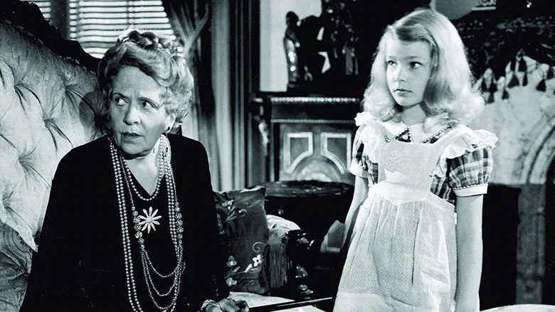 The Curse of the Cat People screenshot 6