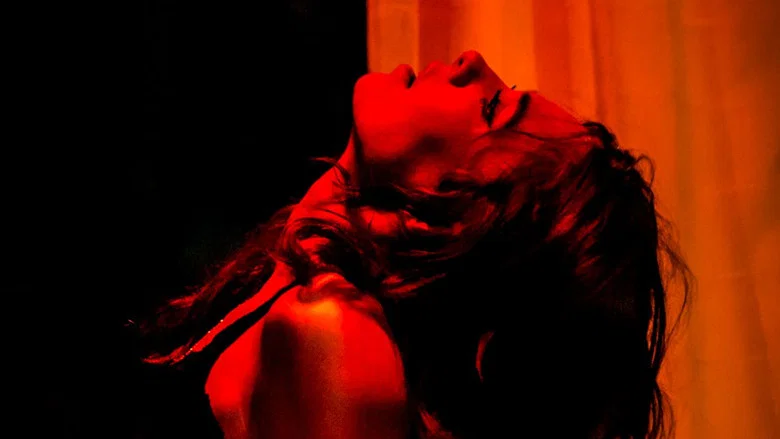 National Theatre Live: A Streetcar Named Desire screenshot 8