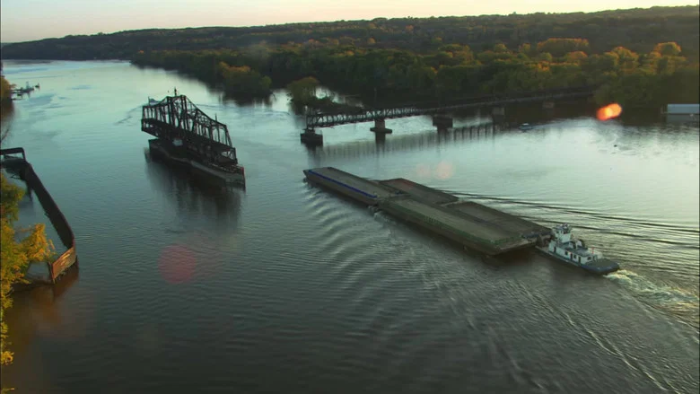 Troubled Waters: A Mississippi River Story screenshot 1