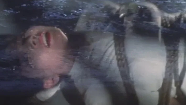 White Uniform in Rope Hell screenshot 7