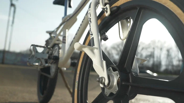 BMX: Turning Dirt To Gold screenshot 1