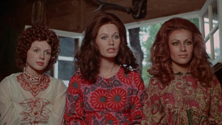 Queens of Evil screenshot 1