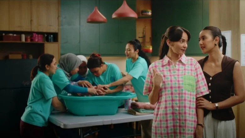 Maids to Order screenshot 1