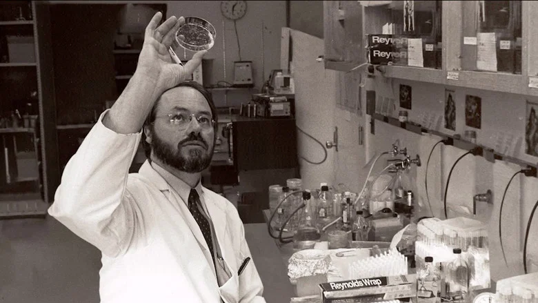 Cracking the Code: Phil Sharp and the Biotech Revolution screenshot 1